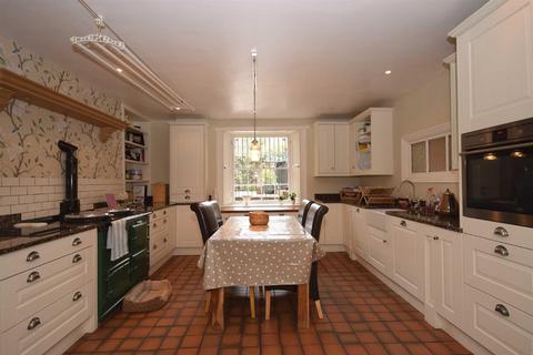 4 bedroom terraced house to rent, St Bedes Terrace, Ashbrooke, Sunderland