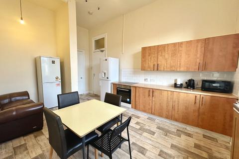 4 bedroom flat to rent, Otago Street, Hillhead, Glasgow, G12