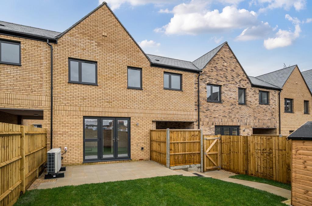 1388560-4-69381a8...