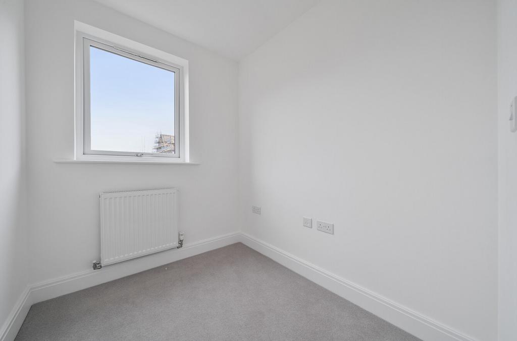 1388560-11-69381a...