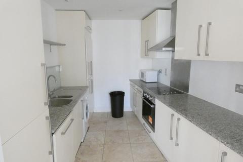 3 bedroom apartment to rent, Dundee Wharf, Three Colt Street, London E14