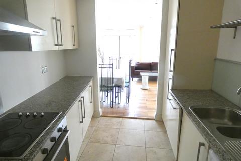 3 bedroom apartment to rent, Dundee Wharf, Three Colt Street, London E14