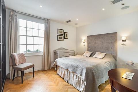 3 bedroom townhouse to rent, Star Street, London W2