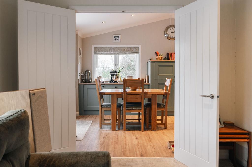 Lounge/Kitchen
