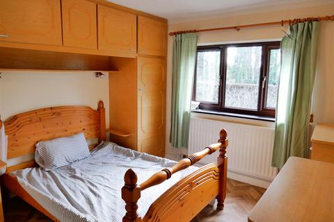 undefined, Fir Grove, Calne