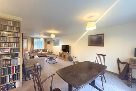 undefined, Garras TR12