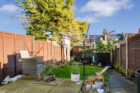 4 bedroom house to rent, May Road, Rochester, Kent