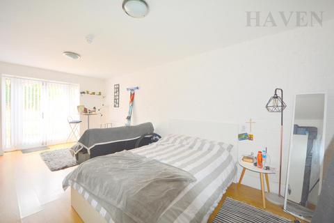 undefined, Crane Grove, London,N7