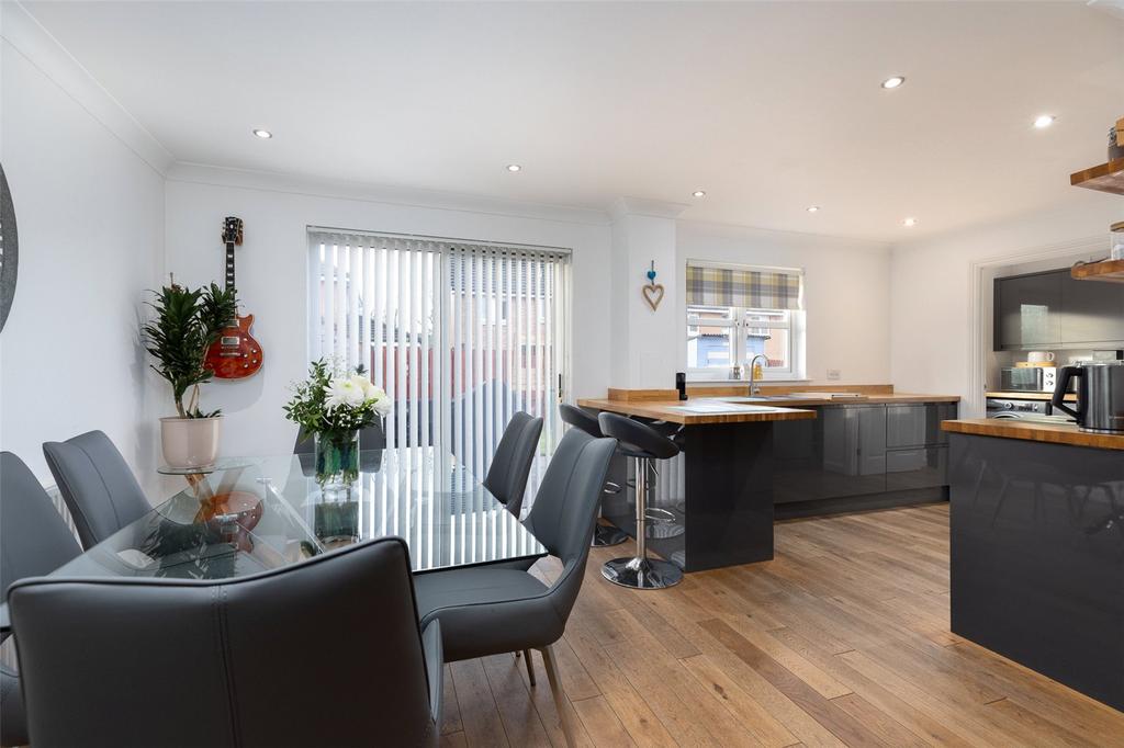 Kitchen/Dining