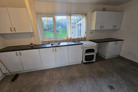 undefined, Lynfield Drive, Bradford, BD9