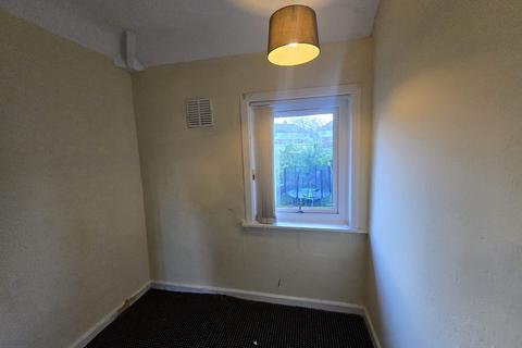 undefined, Lynfield Drive, Bradford, BD9