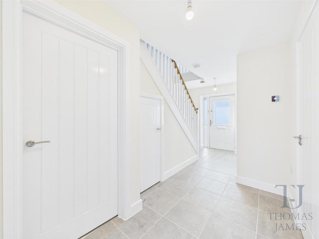 CAM03997 G0-PR0129-STILL003.jpg