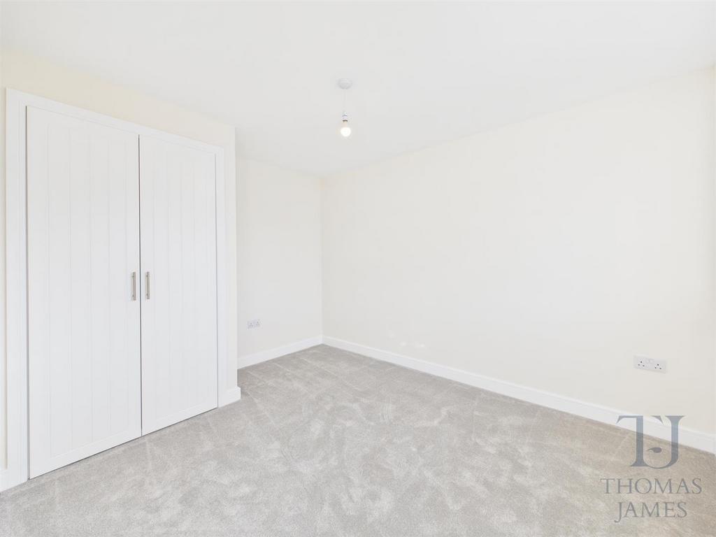 CAM03997 G0-PR0129-STILL032.jpg