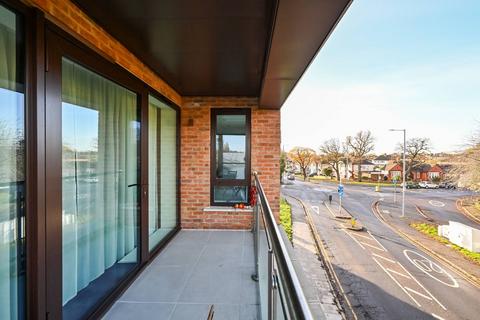 2 bedroom flat for sale, Larkshall Road, Chingford, E4