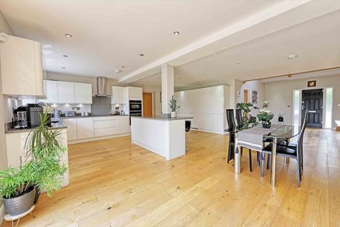 undefined, Ascot Road, Holyport, SL6