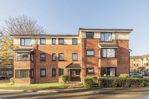 2 bedroom flat to rent, Chaseley Drive, London W4