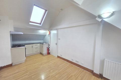 2 bedroom flat to rent, Stockwell Road, London, SW9 9TN