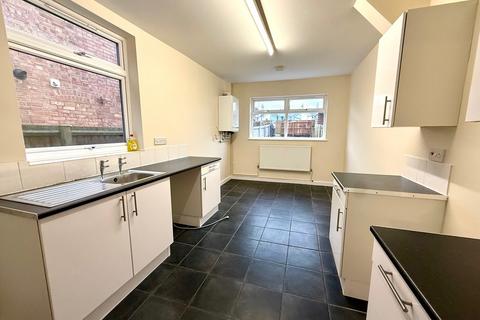 3 bedroom terraced house to rent, Landguard Road, Suffolk IP11