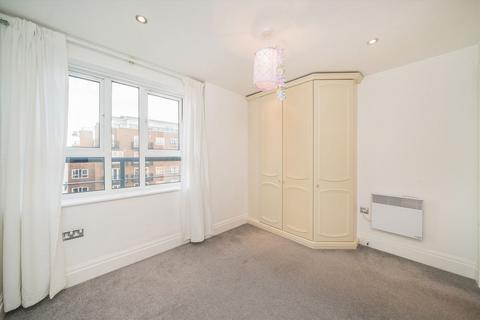 3 bedroom flat to rent, Royal Quarter, Kingston Upon Thames KT2
