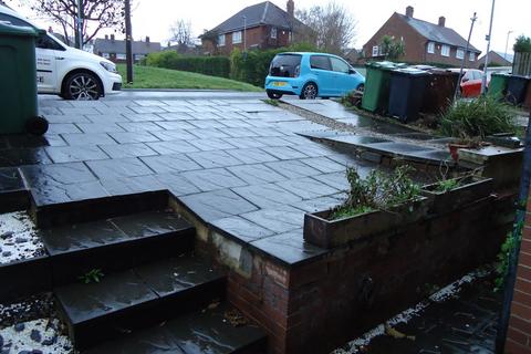 2 bedroom terraced house to rent, Silver Royd Road, Leeds LS12