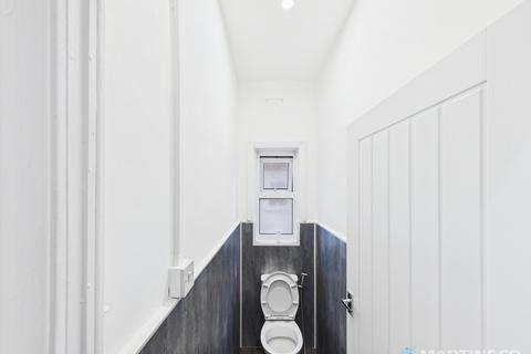 2 bedroom flat to rent, Warwick Road, Lytham St. Annes FY8