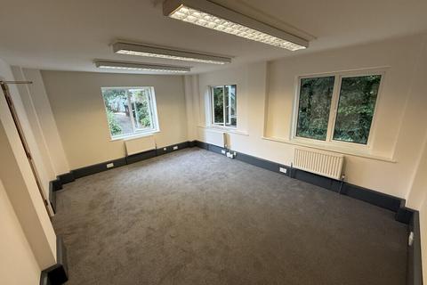 Office to rent, Pebble Close Tadworth KT20 7PA