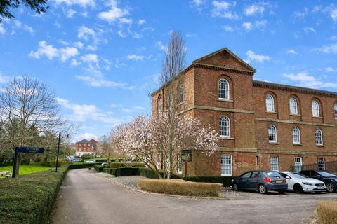 3 bedroom apartment to rent, Dunster Walk, Devington Park, Exminster