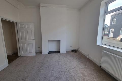 4 bedroom end of terrace house to rent, High Street, Boosbeck