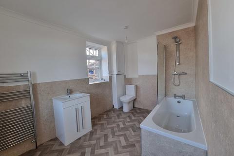 4 bedroom end of terrace house to rent, High Street, Boosbeck