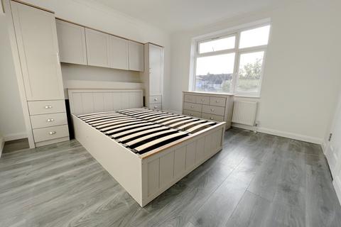 1 bedroom in a house share to rent, Kingsley Road, Hounslow, TW3