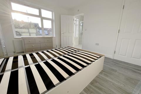 1 bedroom in a house share to rent, Kingsley Road, Hounslow, TW3