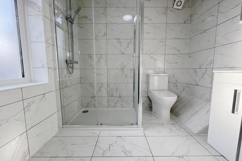 1 bedroom in a house share to rent, Kingsley Road, Hounslow, TW3