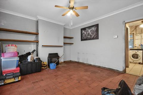3 bedroom end of terrace house for sale, Andrew Road, Penarth CF64
