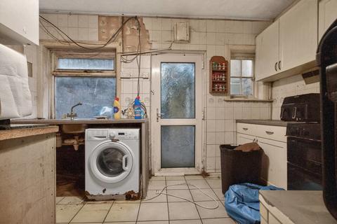 3 bedroom end of terrace house for sale, Andrew Road, Penarth CF64