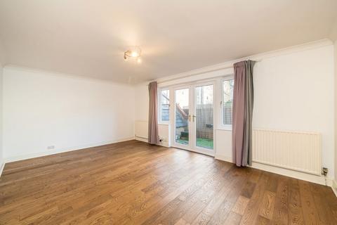 2 bedroom flat to rent, Trinity Road, London SW19
