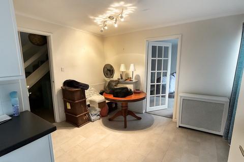3 bedroom semi-detached house for sale, Pendlebury Drive, Leicester