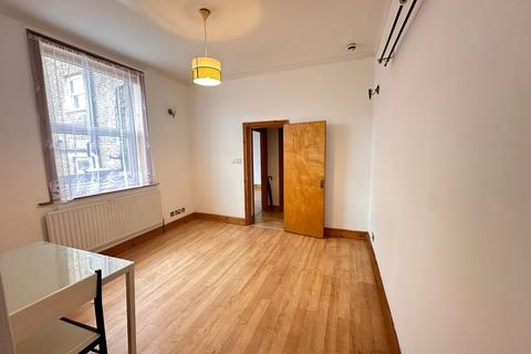 undefined, Stockwell Road, London, Greater London. SW9 9TN