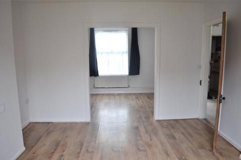 3 bedroom terraced house to rent, Malling Gardens, Morden SM4