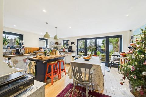 5 bedroom house for sale, Brookside, Rolleston-on-Dove