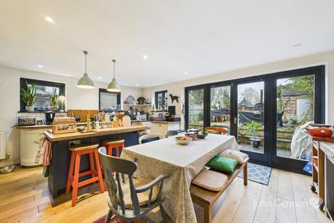 undefined, Brookside, Rolleston-on-Dove