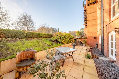 undefined, Kingswwod Park, Apartment with Private Patio