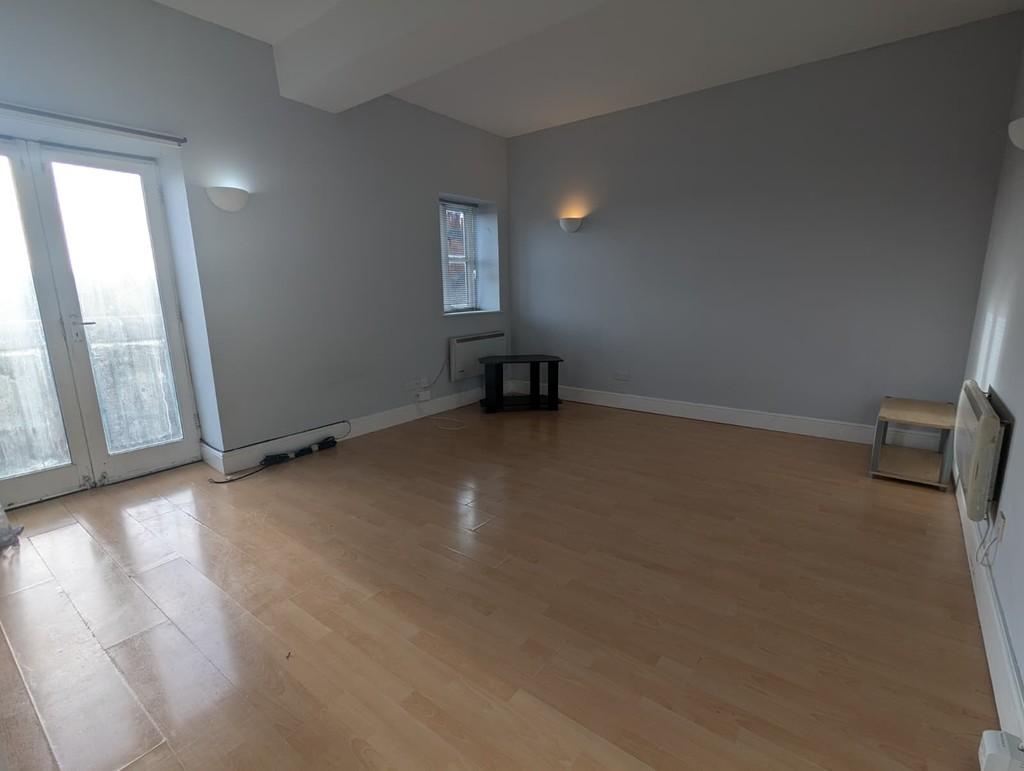 Whats App Image 2025-12-10 at 15.14.52