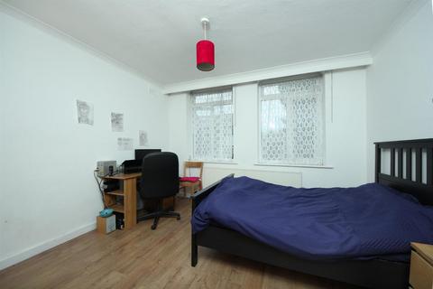 undefined, Carlisle Avenue, W3