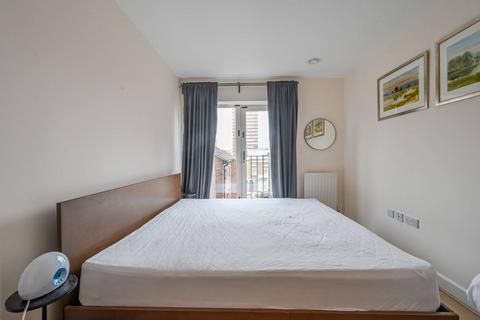 2 bedroom flat to rent, 92 St Clements Avenue, London E3