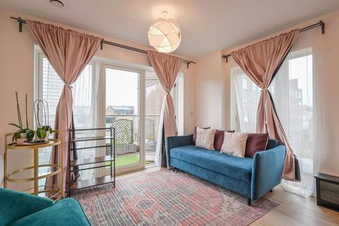 2 bedroom flat to rent, 92 St Clements Avenue, London E3