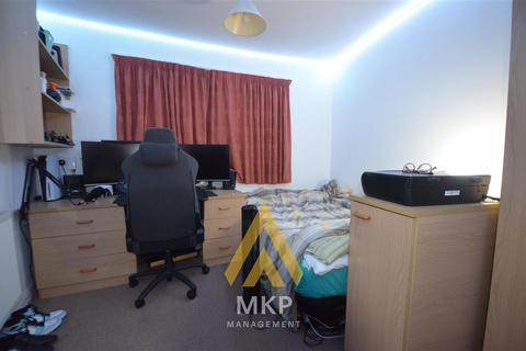 4 bedroom apartment to rent, Stephens Court, Selly Oak, Birmingham B29