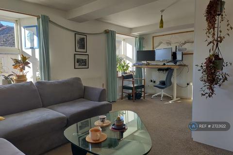 2 bedroom flat to rent, The Antelope, Crewkerne, TA18