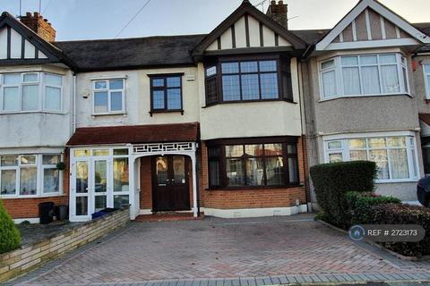 4 bedroom terraced house to rent, Spearpoint Gardens, Ilford, IG2