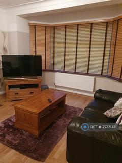 4 bedroom terraced house to rent, Spearpoint Gardens, Ilford, IG2