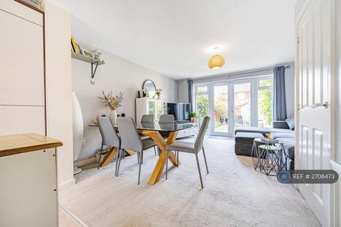 undefined, Fawn Drive, Three Mile Cross, Reading, RG7